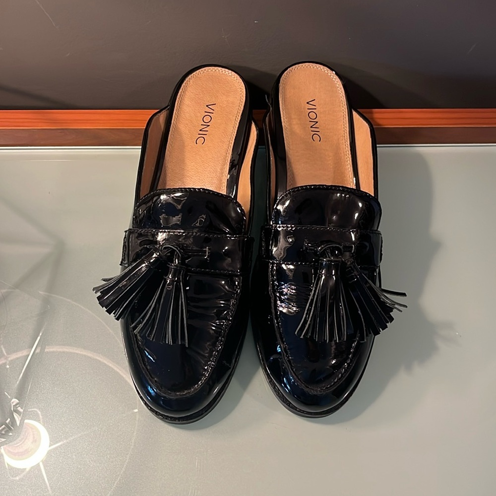 Vionic Black Patent Tassel Backless Loafers